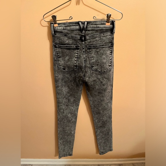 Veronica Beard Maera Skinny High Rise Jeans in Black Acid Wash - Picture 4 of 7